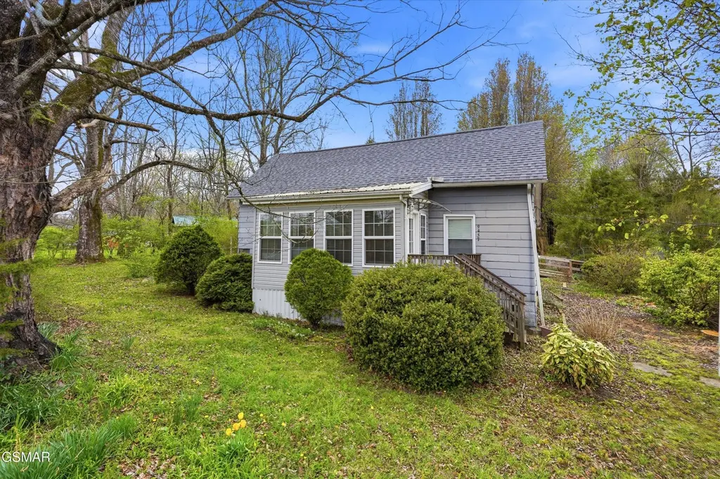 9457 Crossville Hwy