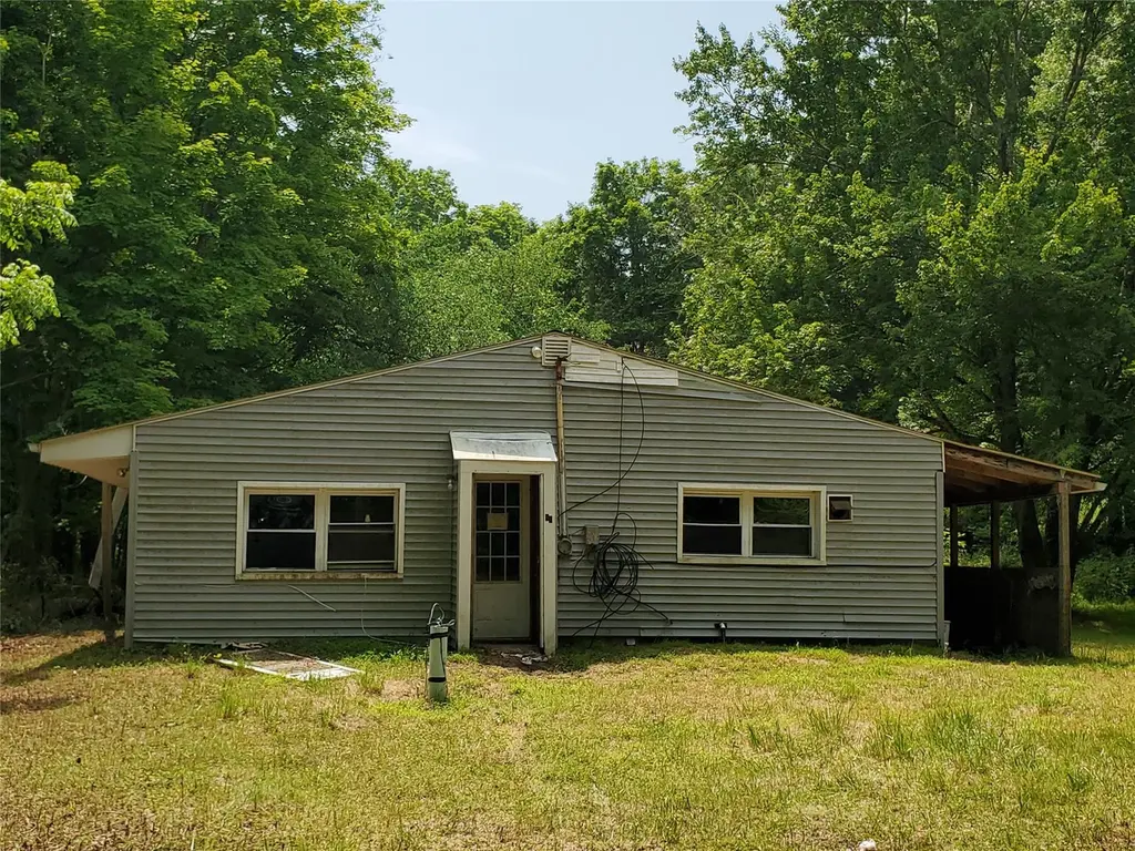 87 W Pine Rd