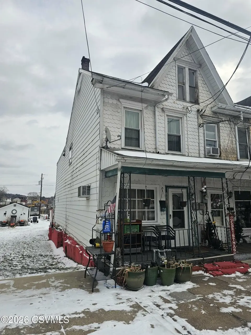 607 N 2nd St