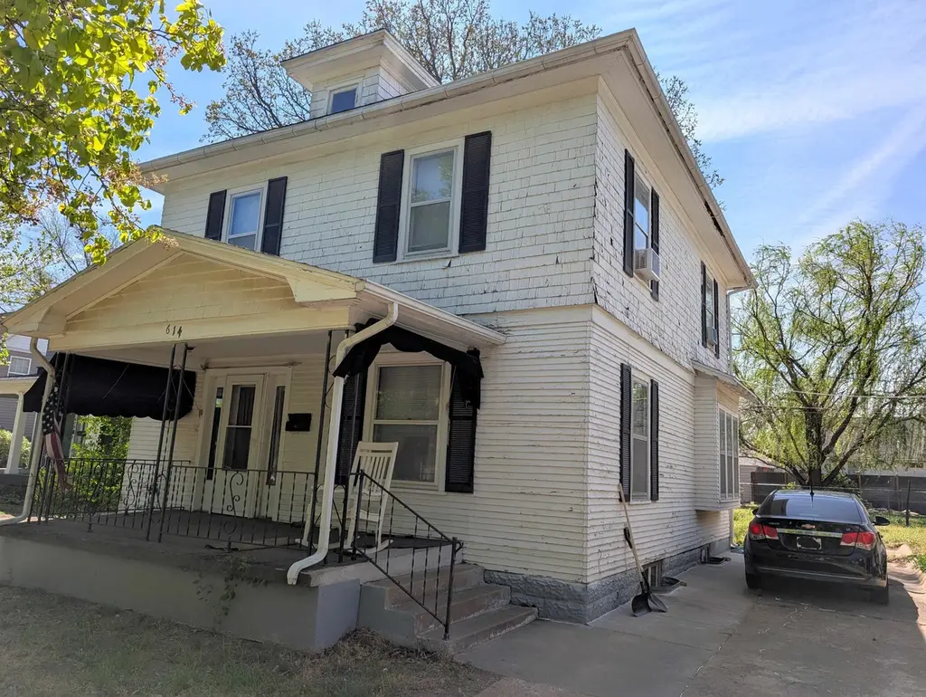 614 Gypsum Ave