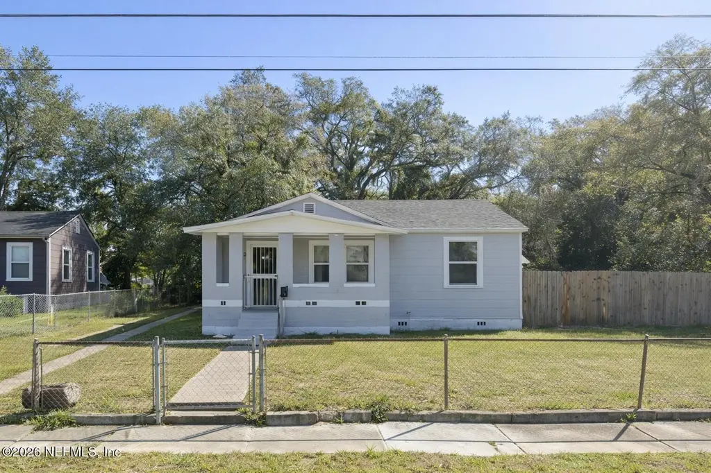 2007 Lambert St