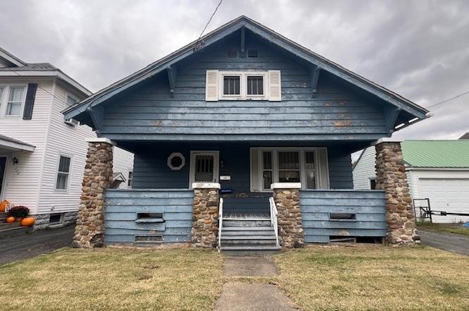 102 Dryden Ave