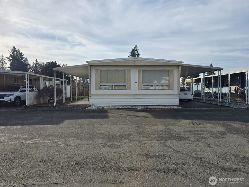 2302 R St SE #80