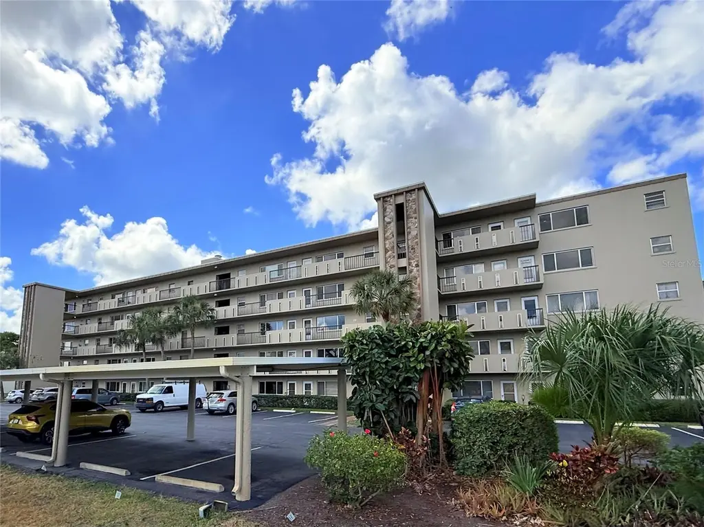 4460 Ironwood Cir Unit 304A