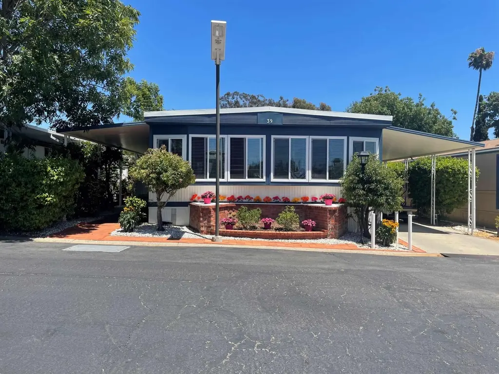 1120 E Mission Rd #39