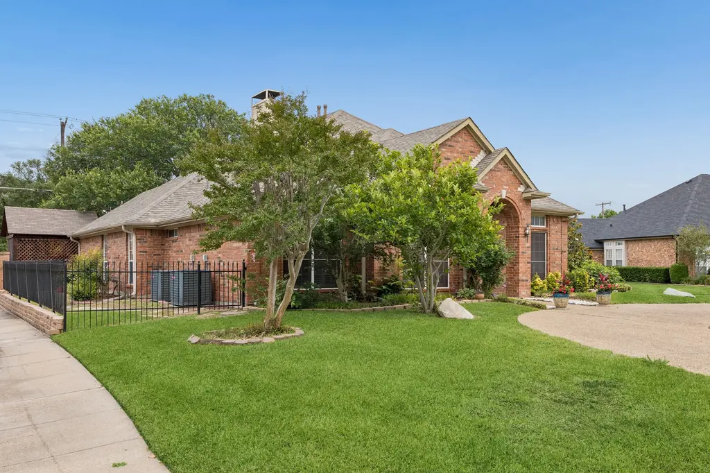3402 Juniper Ct