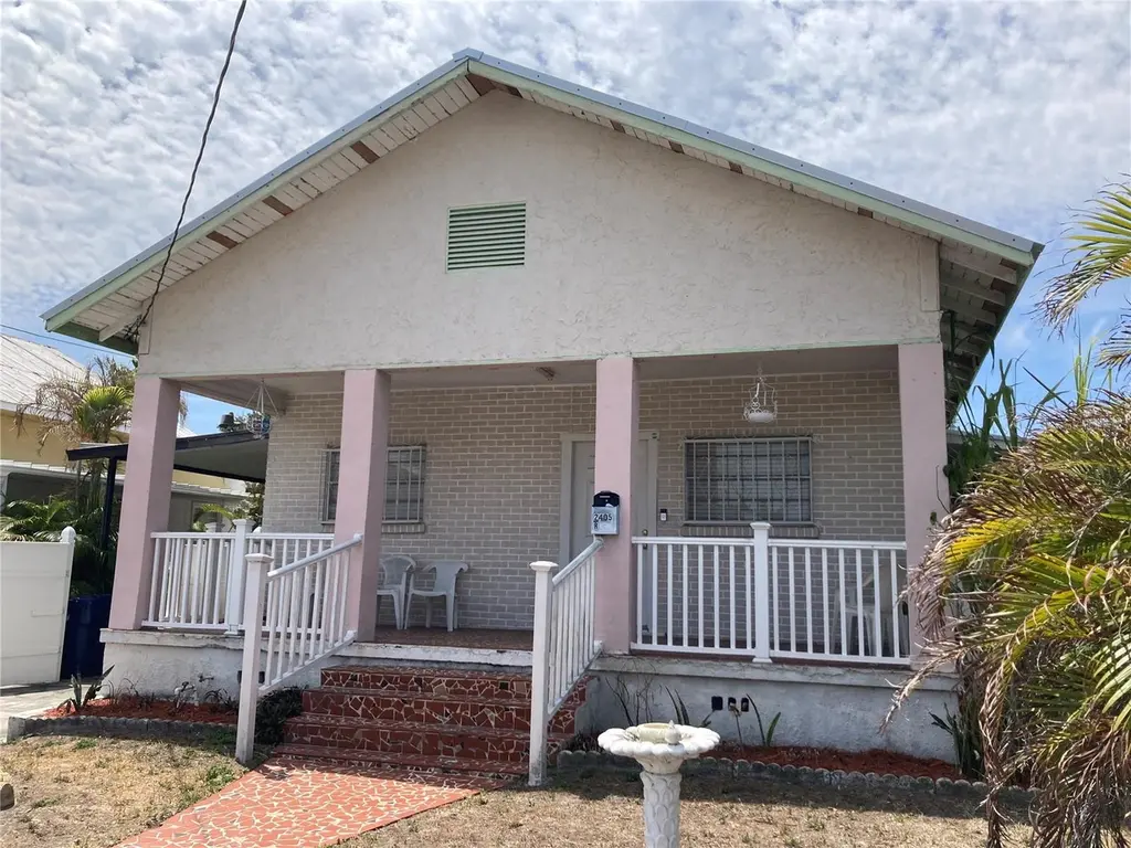2405 Corrine St