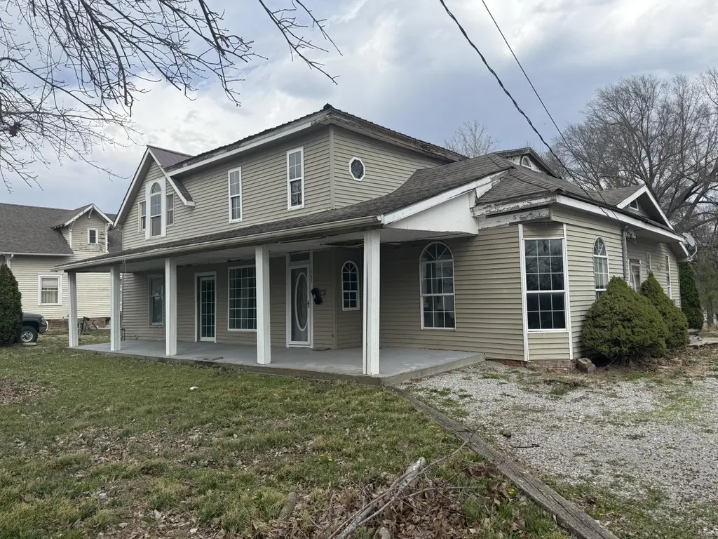 705 Locust St