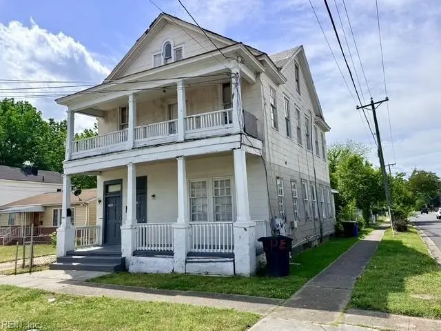 1900 Charleston Ave