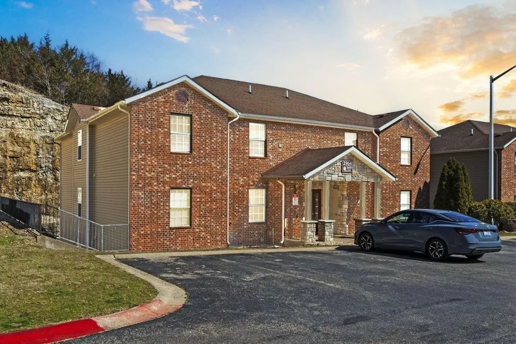 2964 Vineyards Pkwy #5