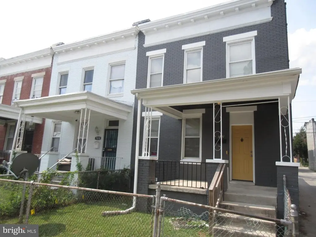 722 N Edgewood St