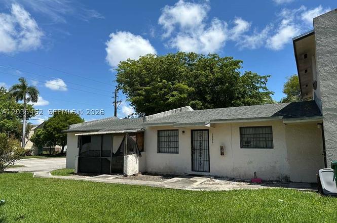 13963 NE 3rd Ct Unit D2