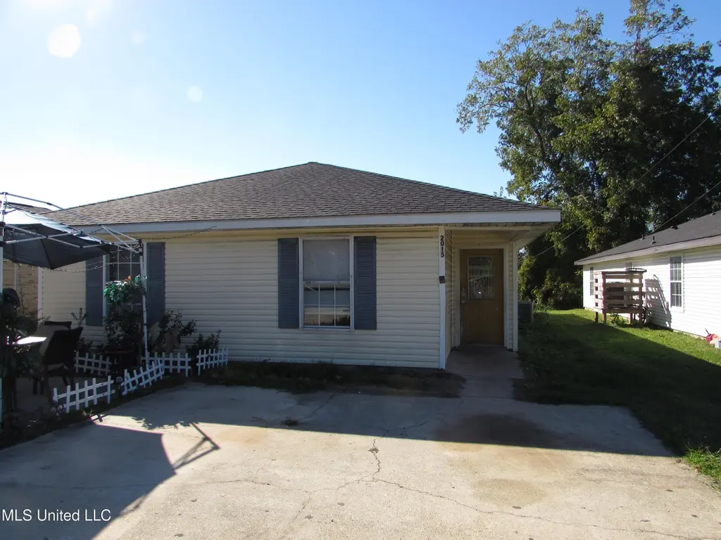 2015 32nd Ave