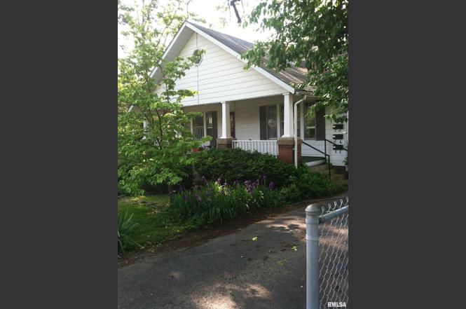 607 W Main St