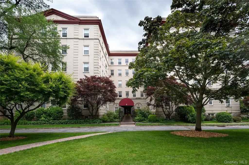 4 Park Ln Unit 2C