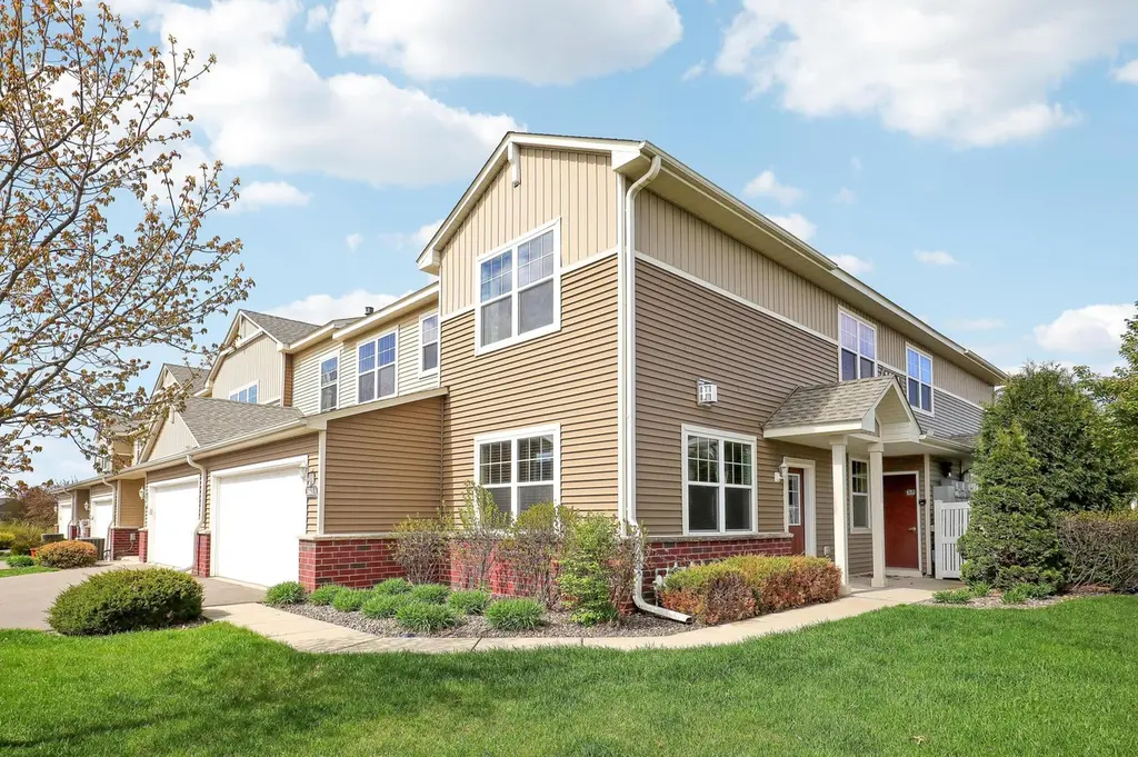 1601 Sumac Cir Unit A
