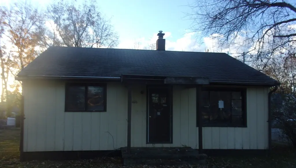 1406 N Main St