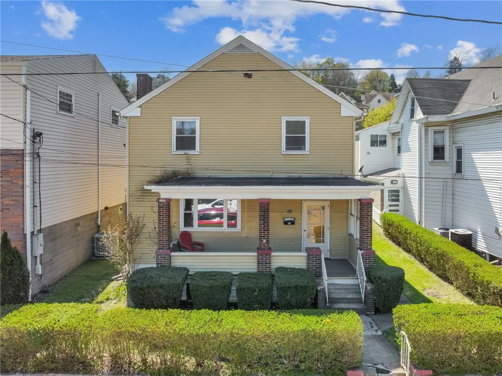 823 Fallowfield Ave