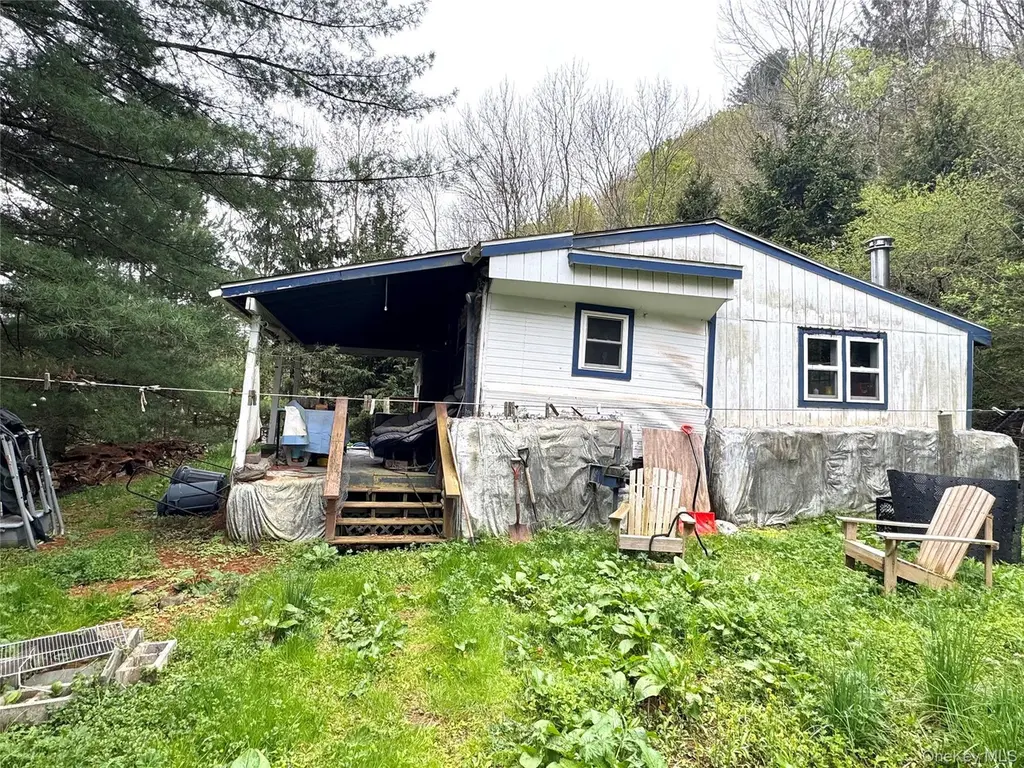 395 Federal Hill Rd 1