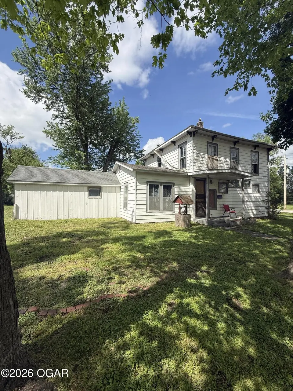 230 E Prairie Ave