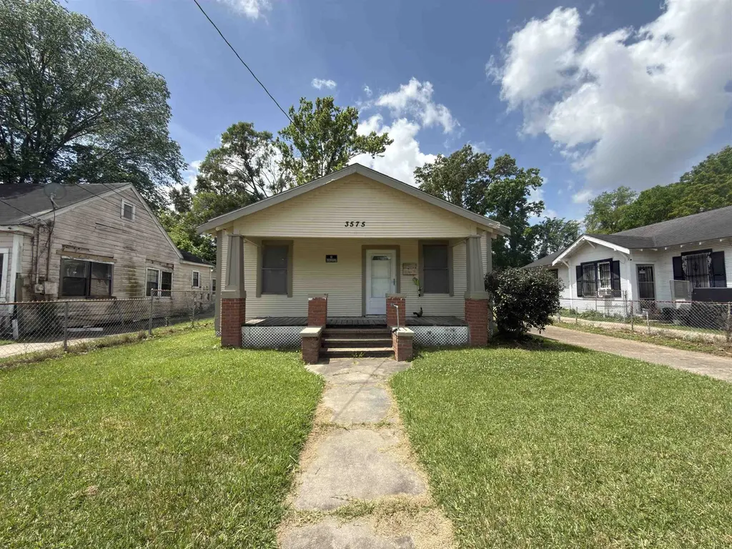 3575 Magnolia Ave