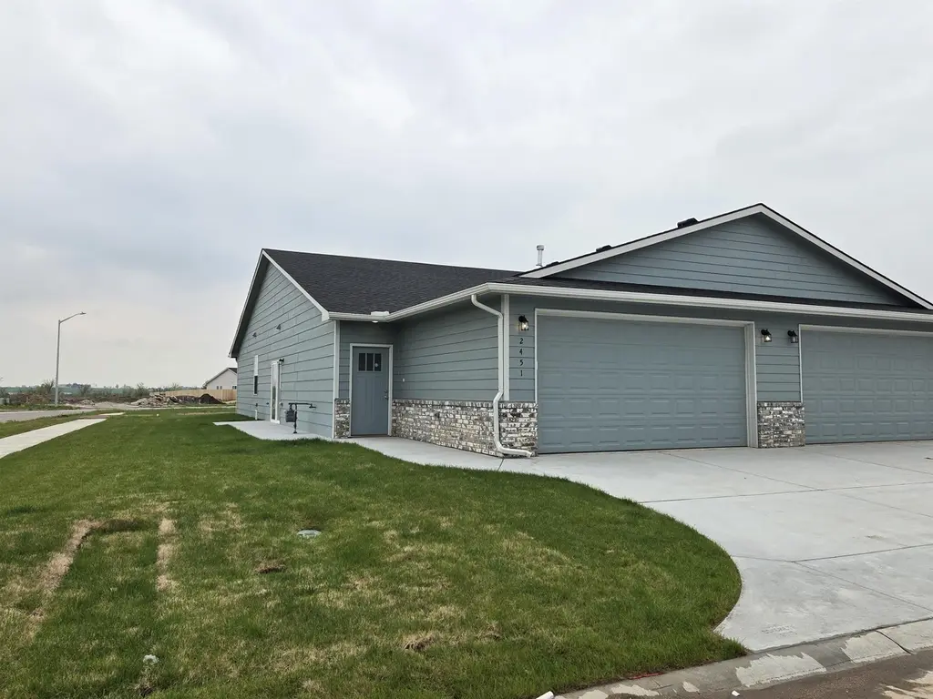 2449 S Wheatland Ct
