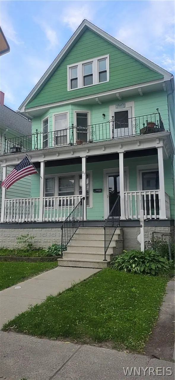 87 Hayden St