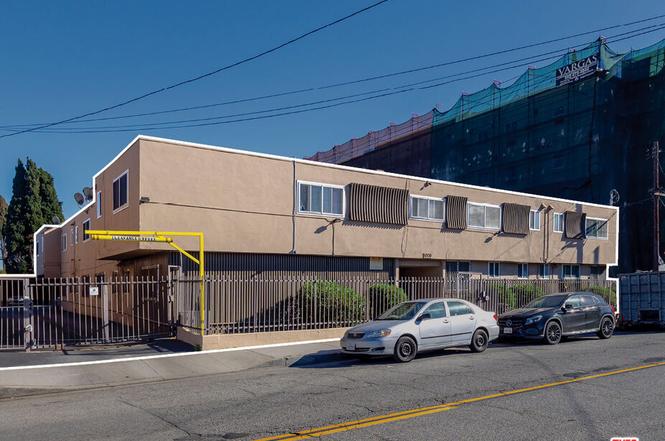 10130 S Inglewood Ave