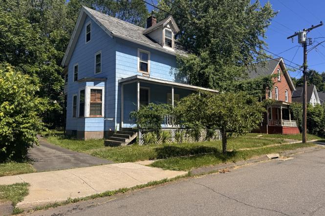 7 Evergreen Ave
