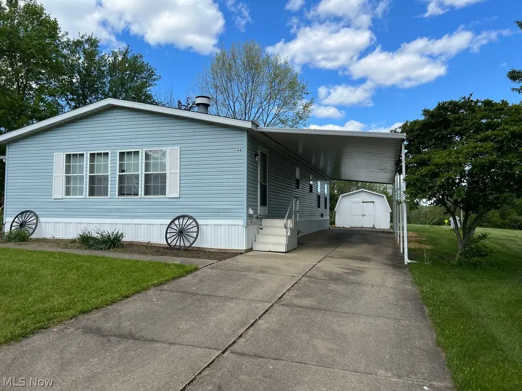 44 NW Thomas Blvd NW