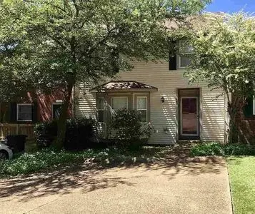 1462 Roxbury Ct