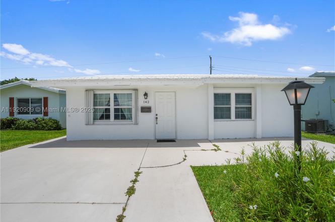 142 NW 10th Ct
