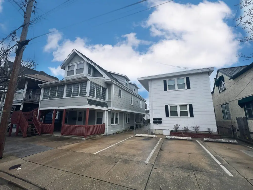 115 W Poplar Ave