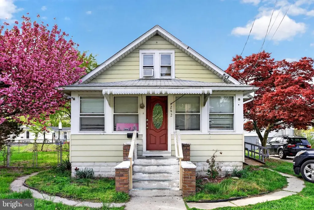 242 N Broad St