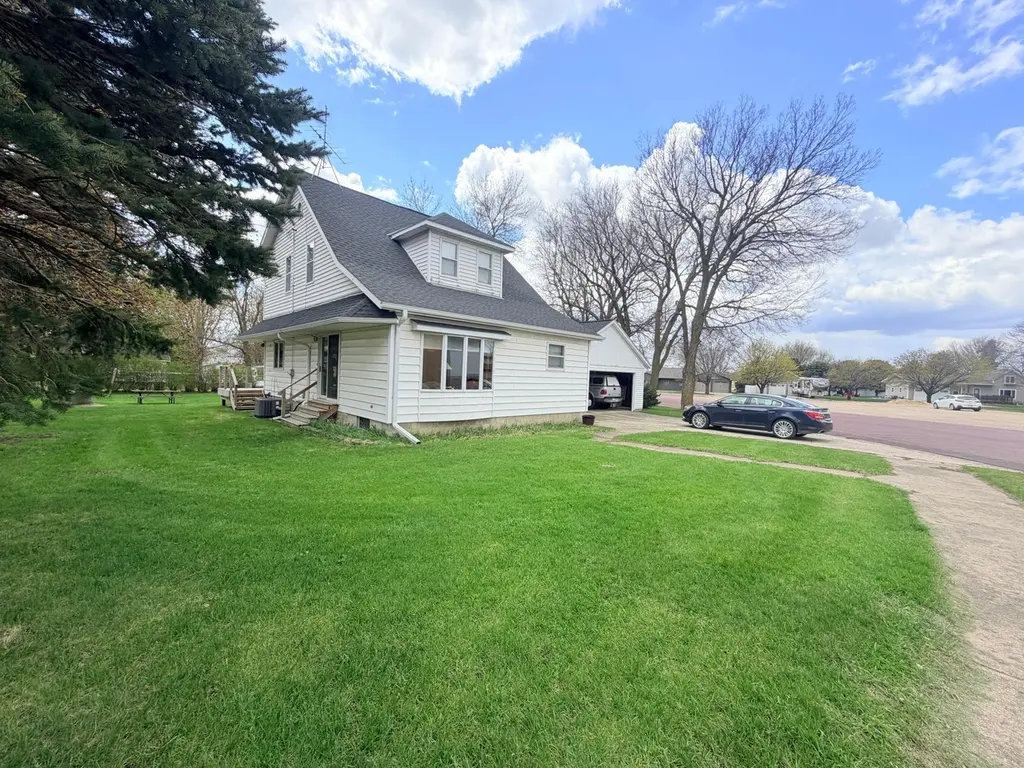 451 Paul Ave