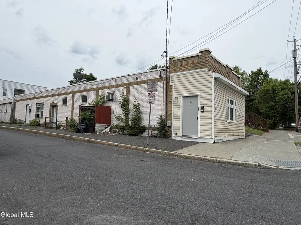150 2nd Ave
