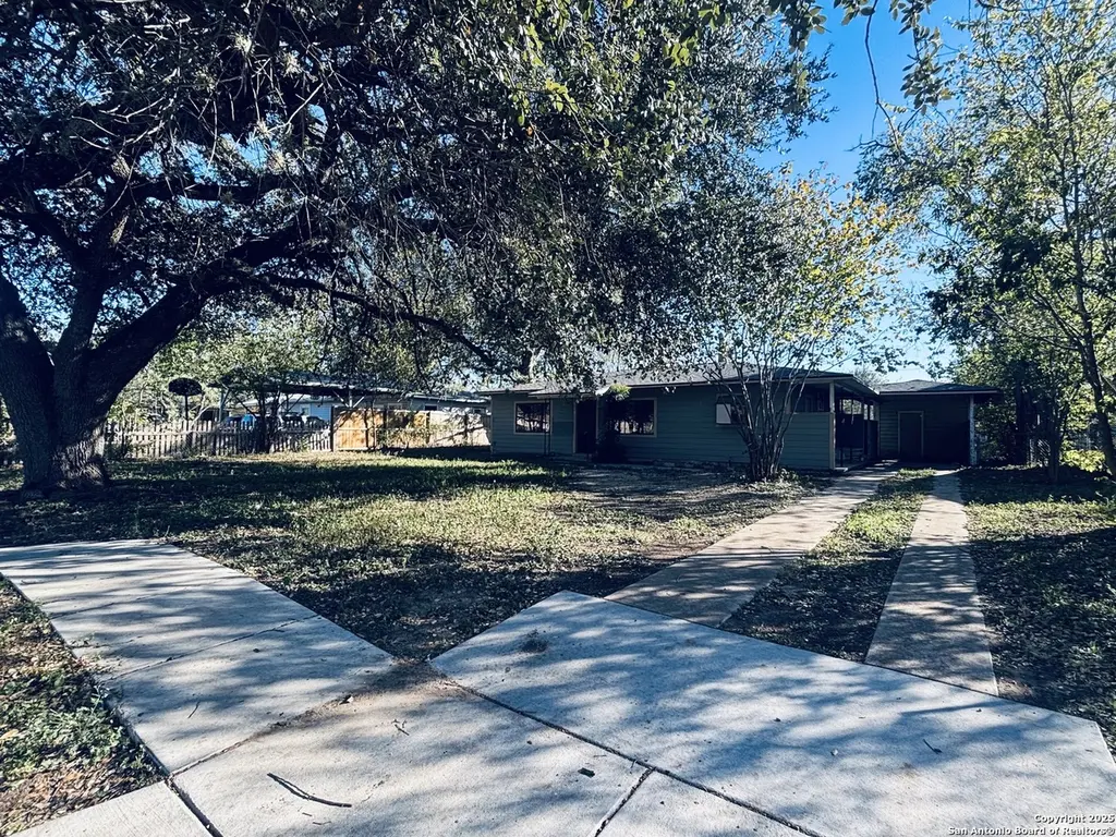 318 Charcliff