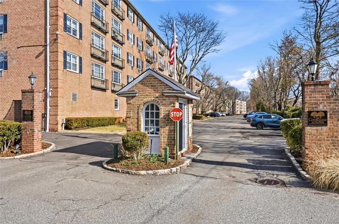 2 Consulate Dr Unit 3B