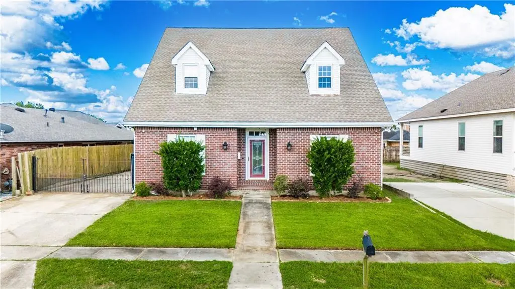 8336 Sabre Dr