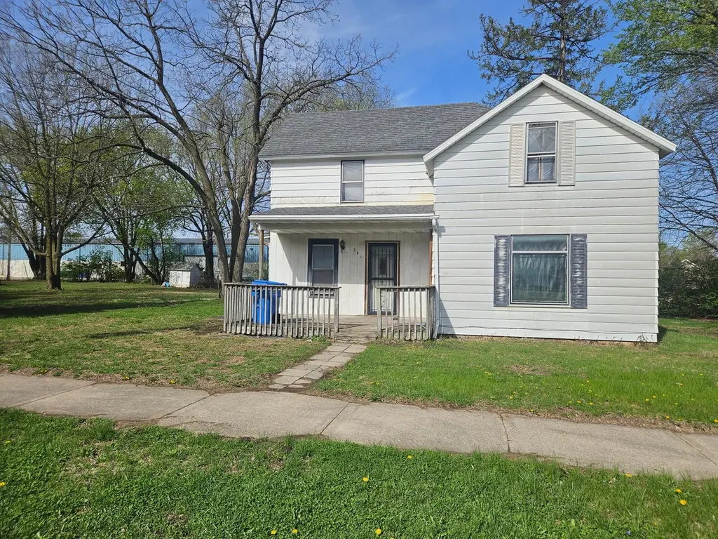 241 Rice St N