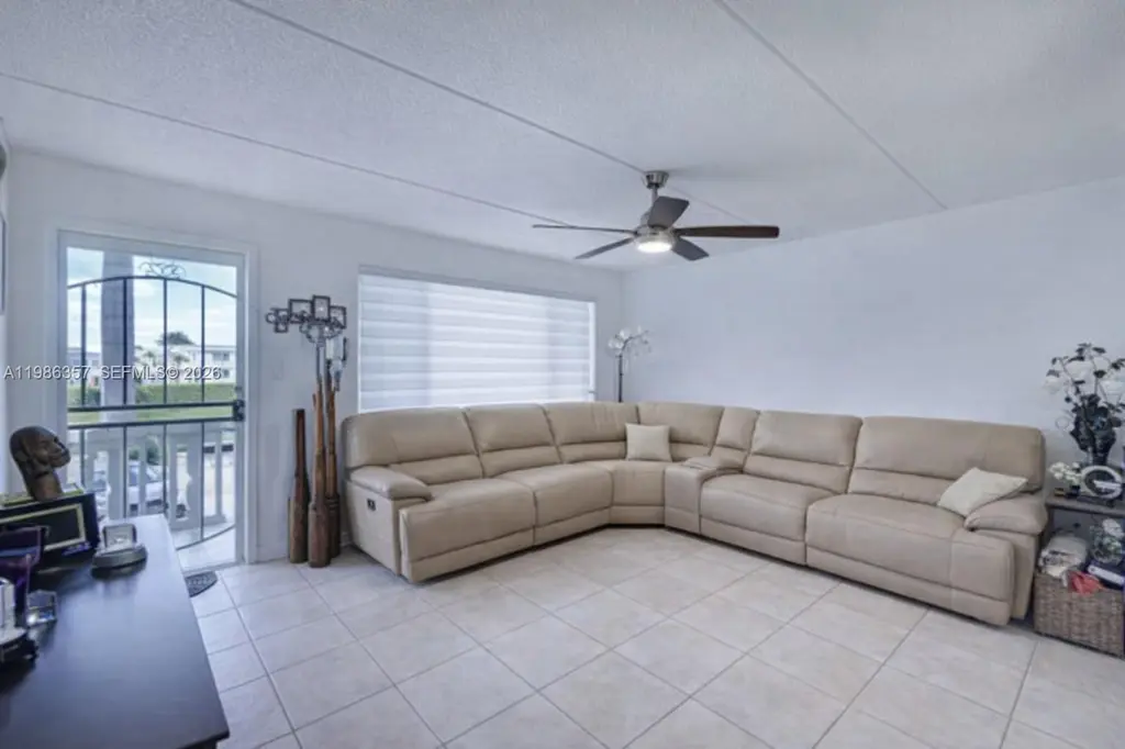 400 W Village Green Cir W #216