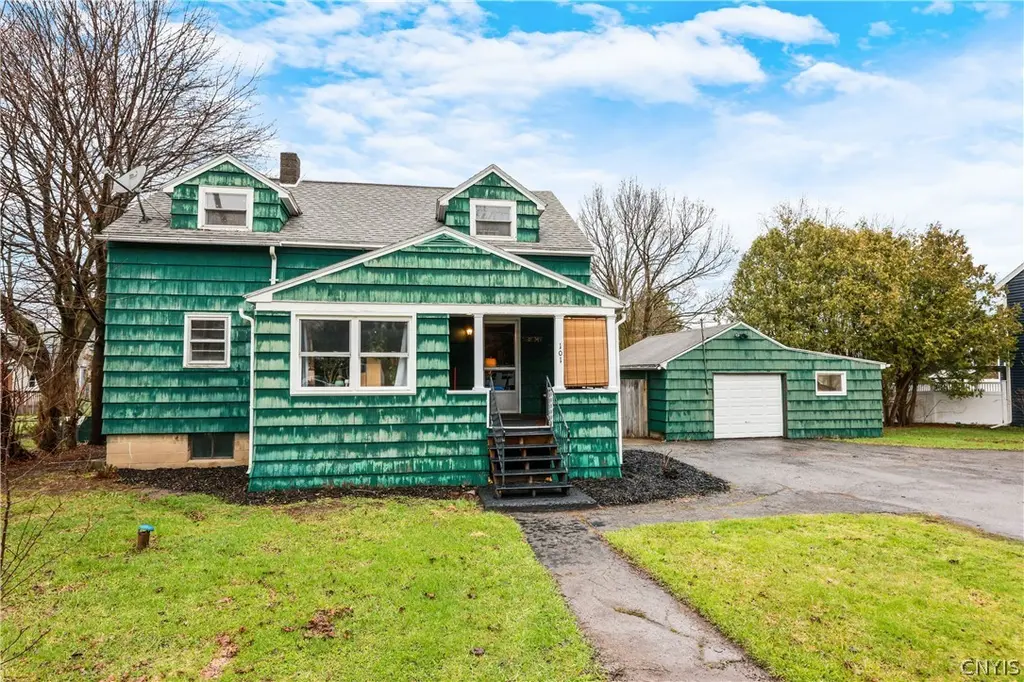 101 Crysler Dr