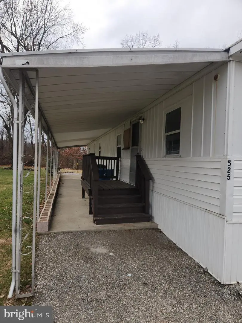 525 Pine Dr