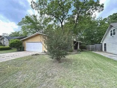 3125 Ravenwood Dr