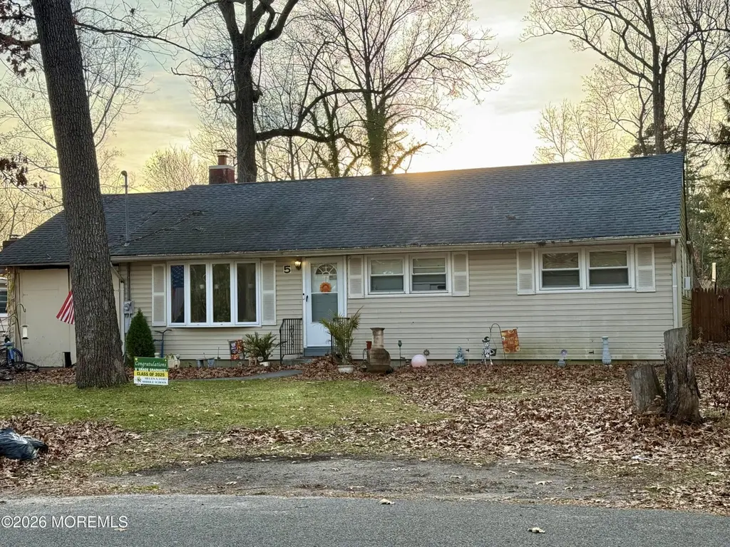 5 Pear Ave
