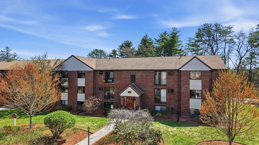 36 English Village Rd #102