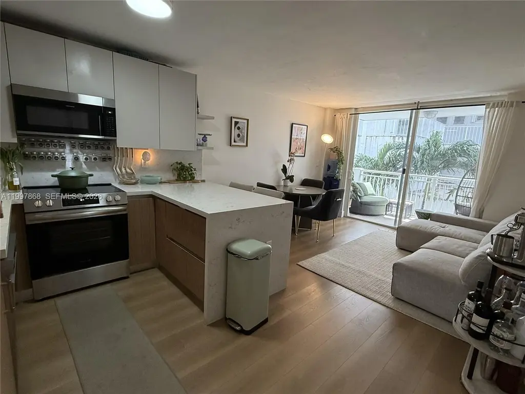 1666 West Ave #305