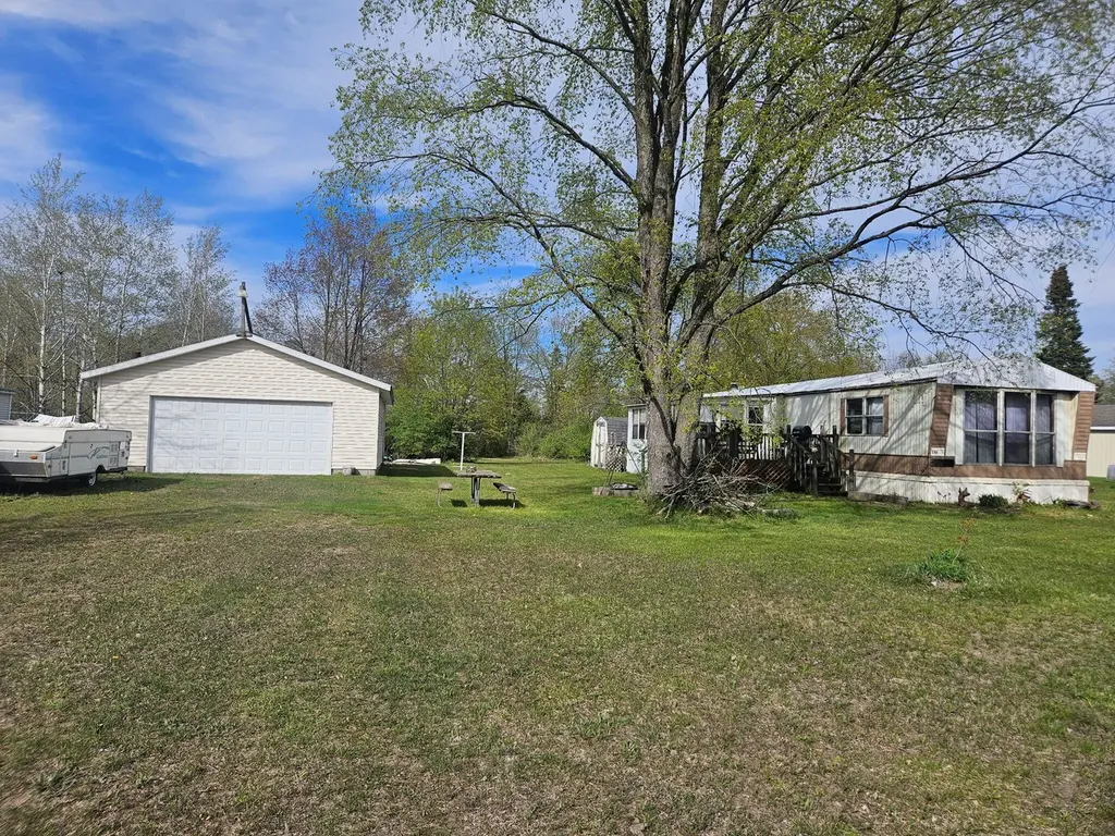 5180 Birch Island Dr