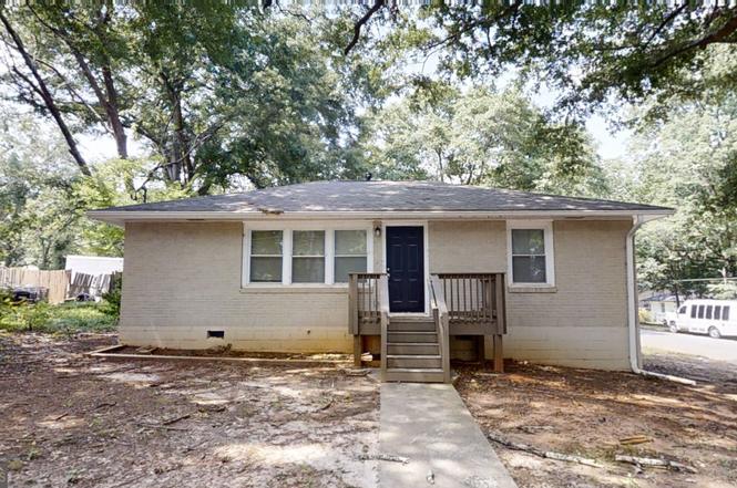 568 Mcwilliams Rd SE