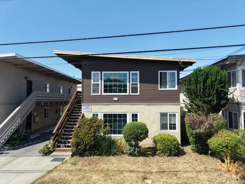 1120 Elmer St